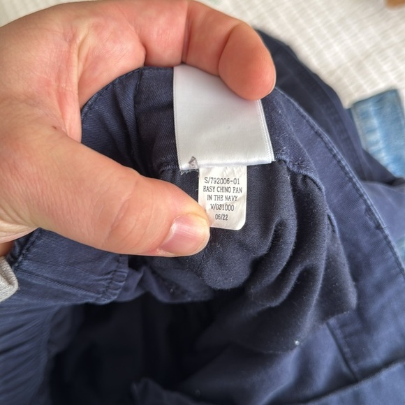 Old Navy Women’s Easy Chino Pants in Navy - Picture 8 of 8